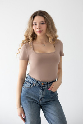 Футболка жіноча